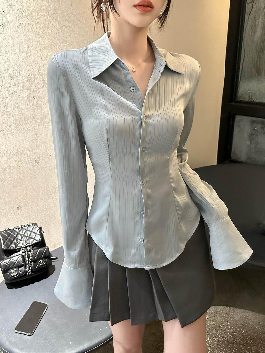 La Vela-Éclat — Blouse Satin Élégante - Image 2
